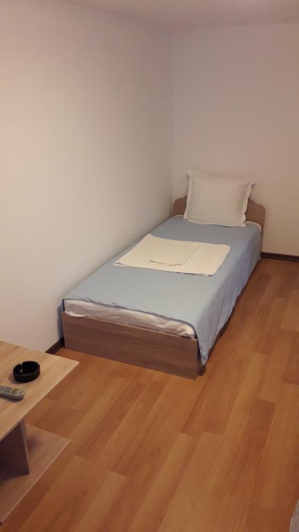 Magnolia Guest House Хасково Екстер'єр фото